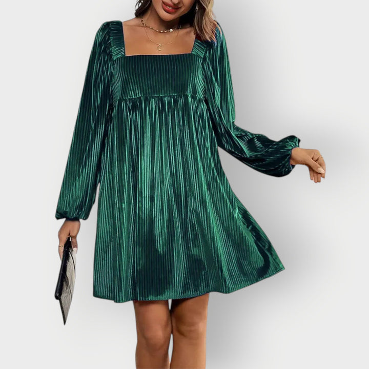 Morlyn | Velvet Chic Backless Square Dress